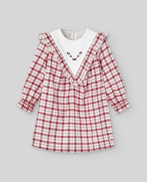 Rochie cu carouri rosii cu piept brodat