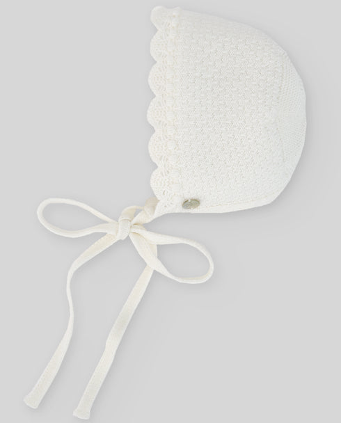 Boneta nou nascut din lana tricotata