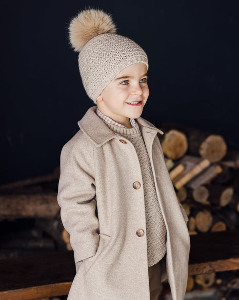 Căciulă tricotata bej din lana fina cu ciucure