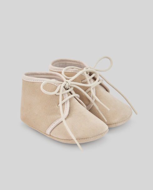 Pantofi bebelus din catifea bej cu siret