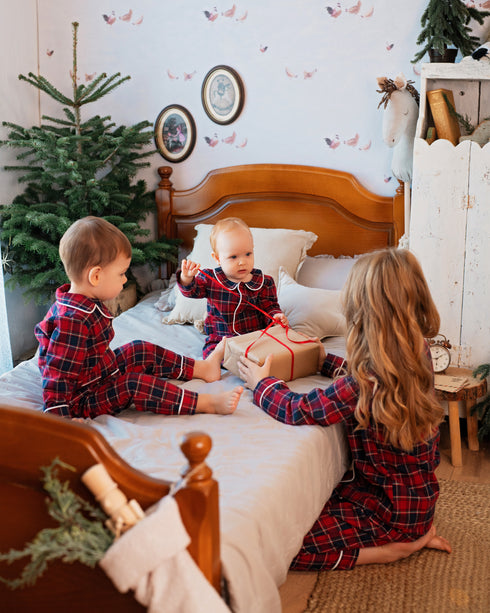 PIJAMA UNISEX CAROURI ROSII