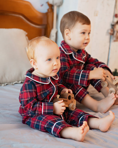 PIJAMA OVERALL UNISEX CAROURI ROSII