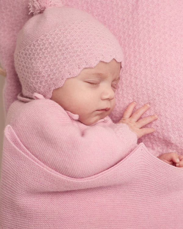 Caciula roz din lana cu casmir cu ciucure