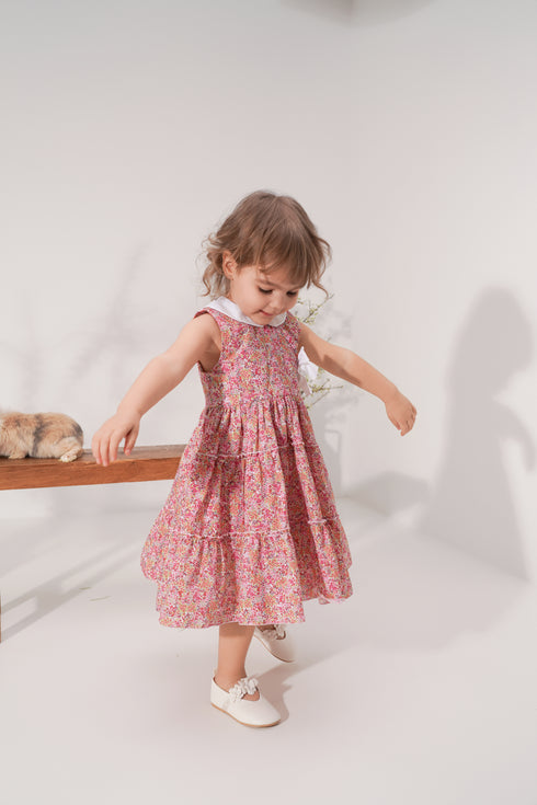 Rochie cu volane si guler alb