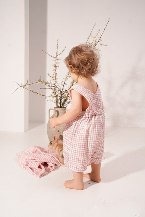 Salopeta scurta cu carouri rosii