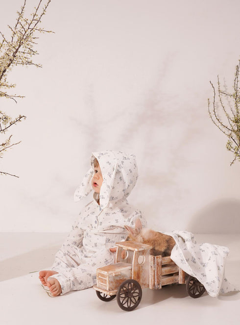 Hanorac din muselina cu iepurasi blue