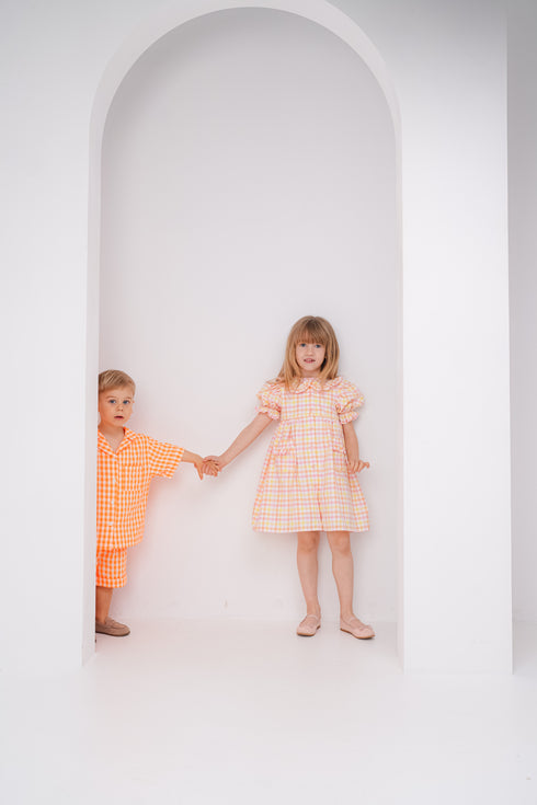 Rochie cu carouri galbene si roz