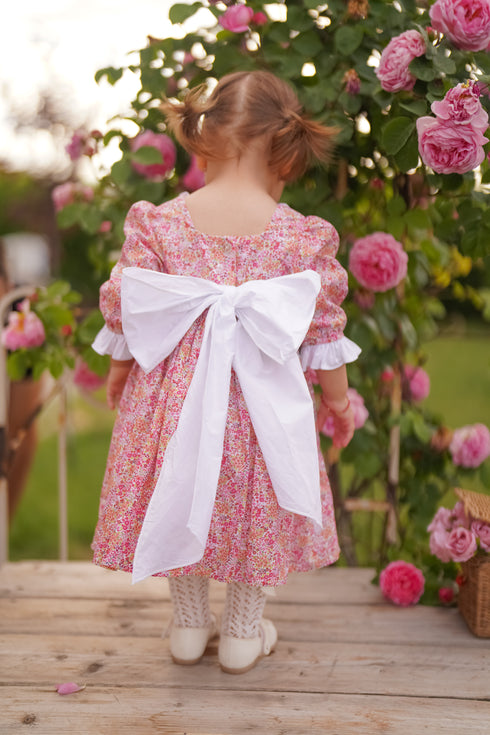 Rochie flori roz si volane albe