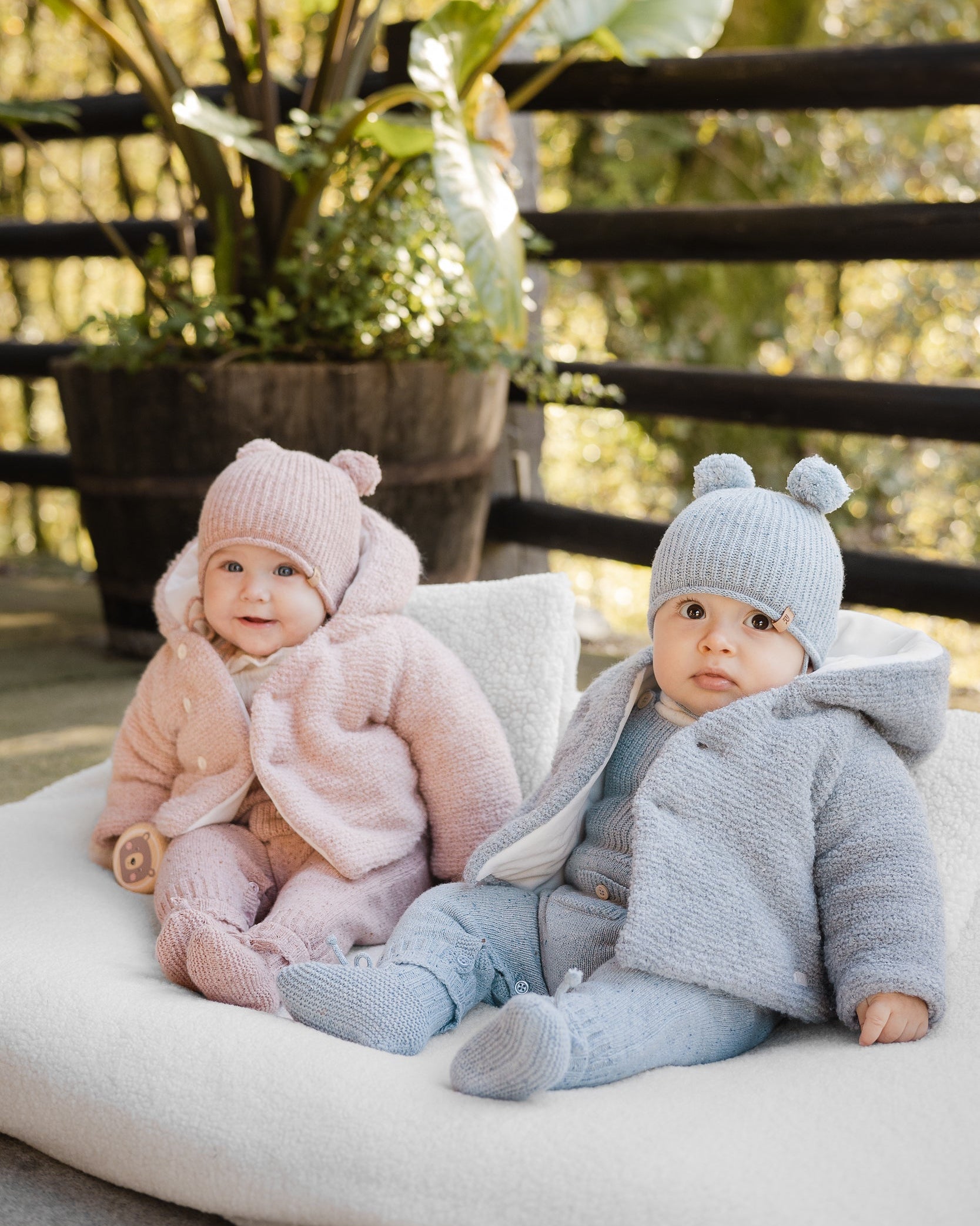 Jacheta bebelusi din lana tricotata blue cu gluga