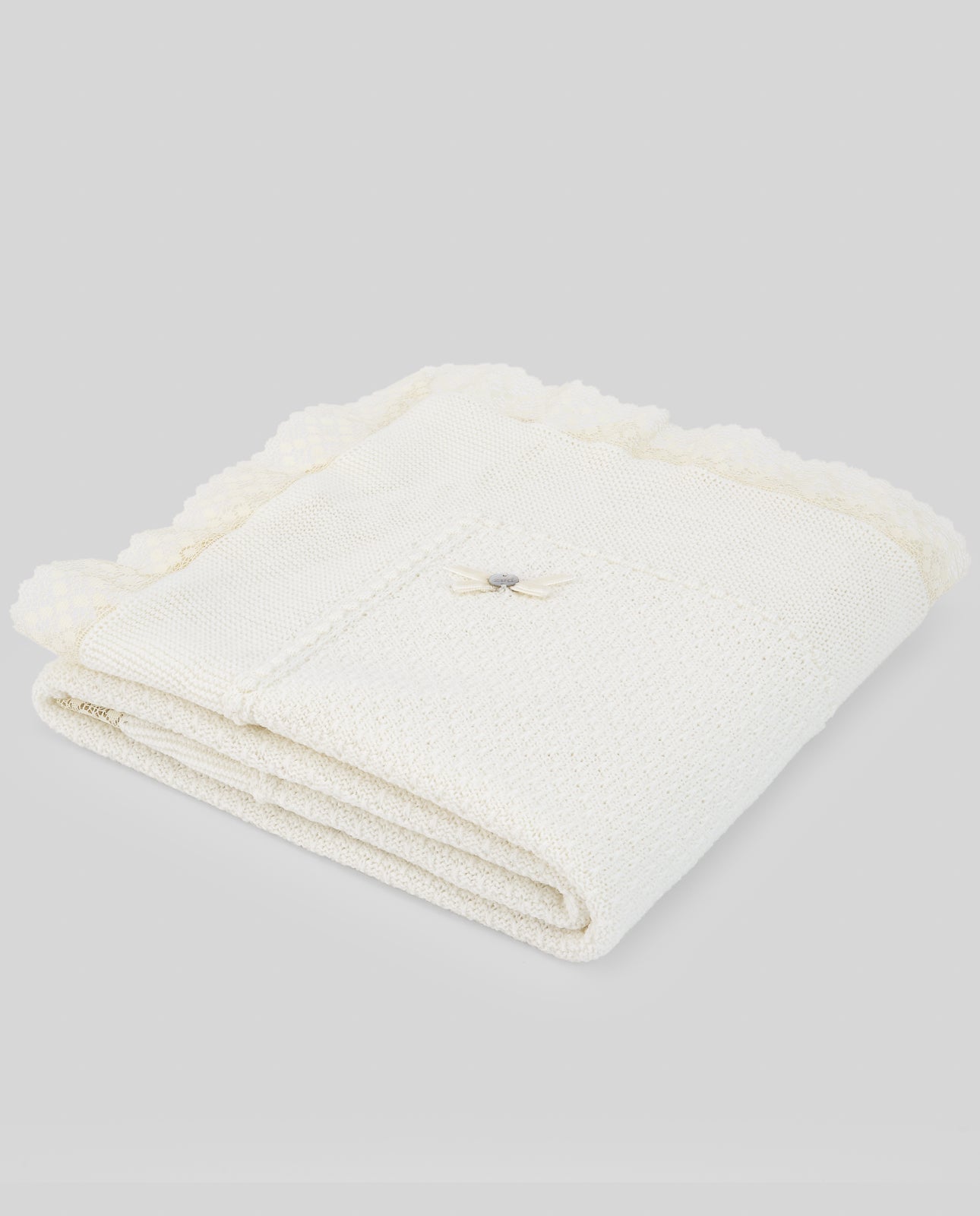 Paturica 100% lana ivory cu dantela si fundita decorativa