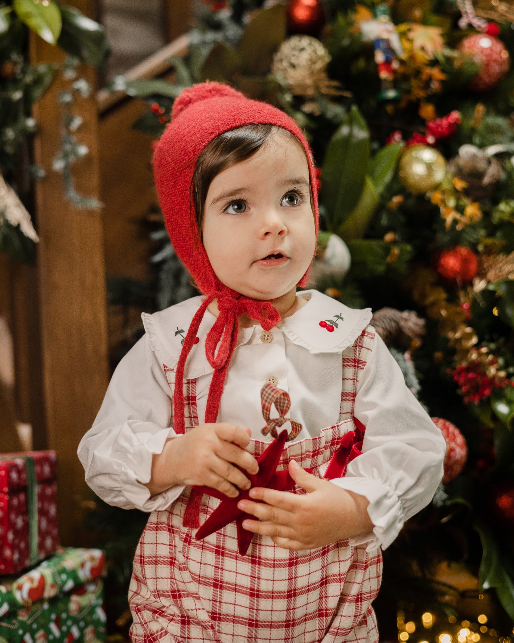 Caciula rosie din lana naturala moale