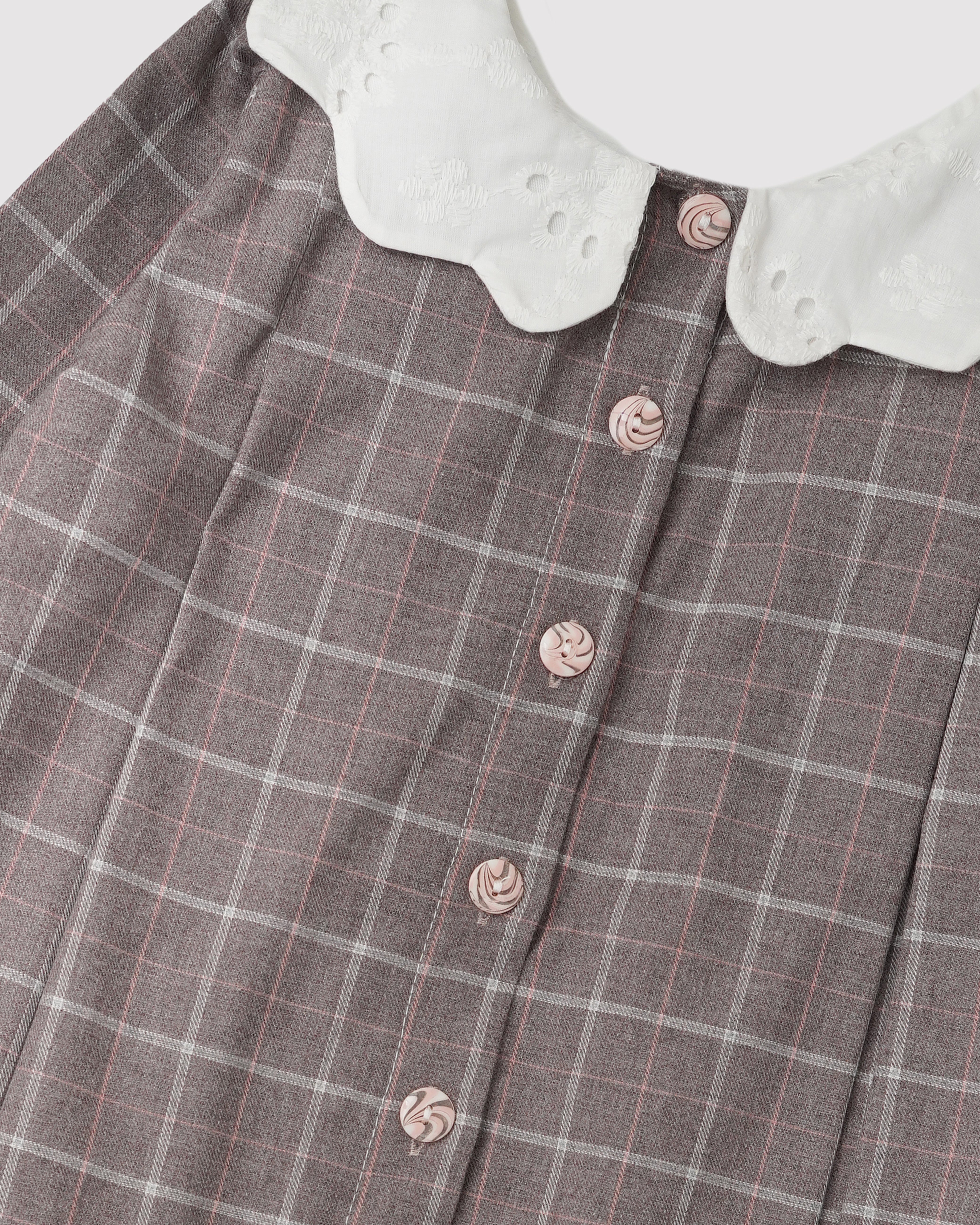 Rochie maro cu guler floare din dantela