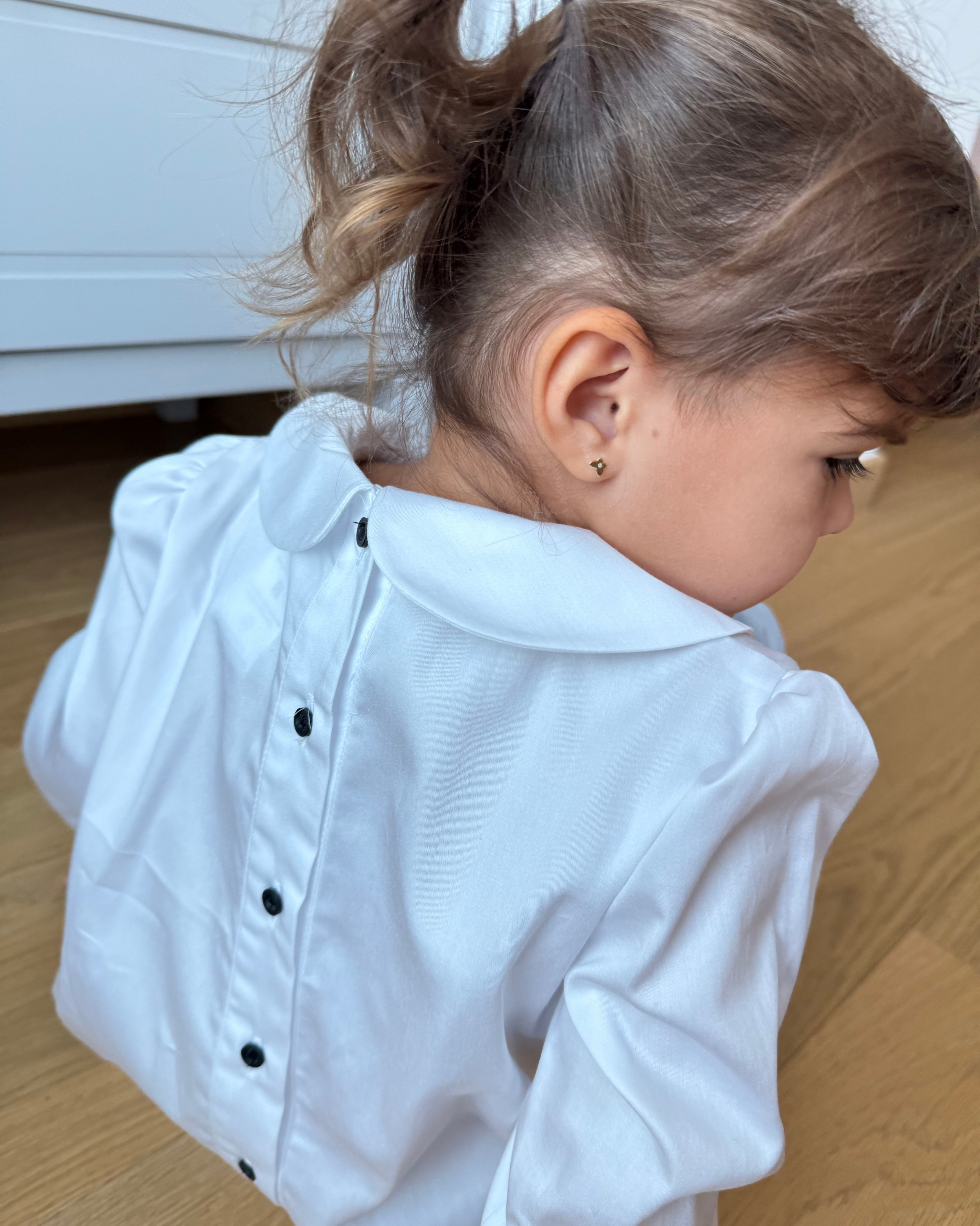 Camasa alba cu guler rotund