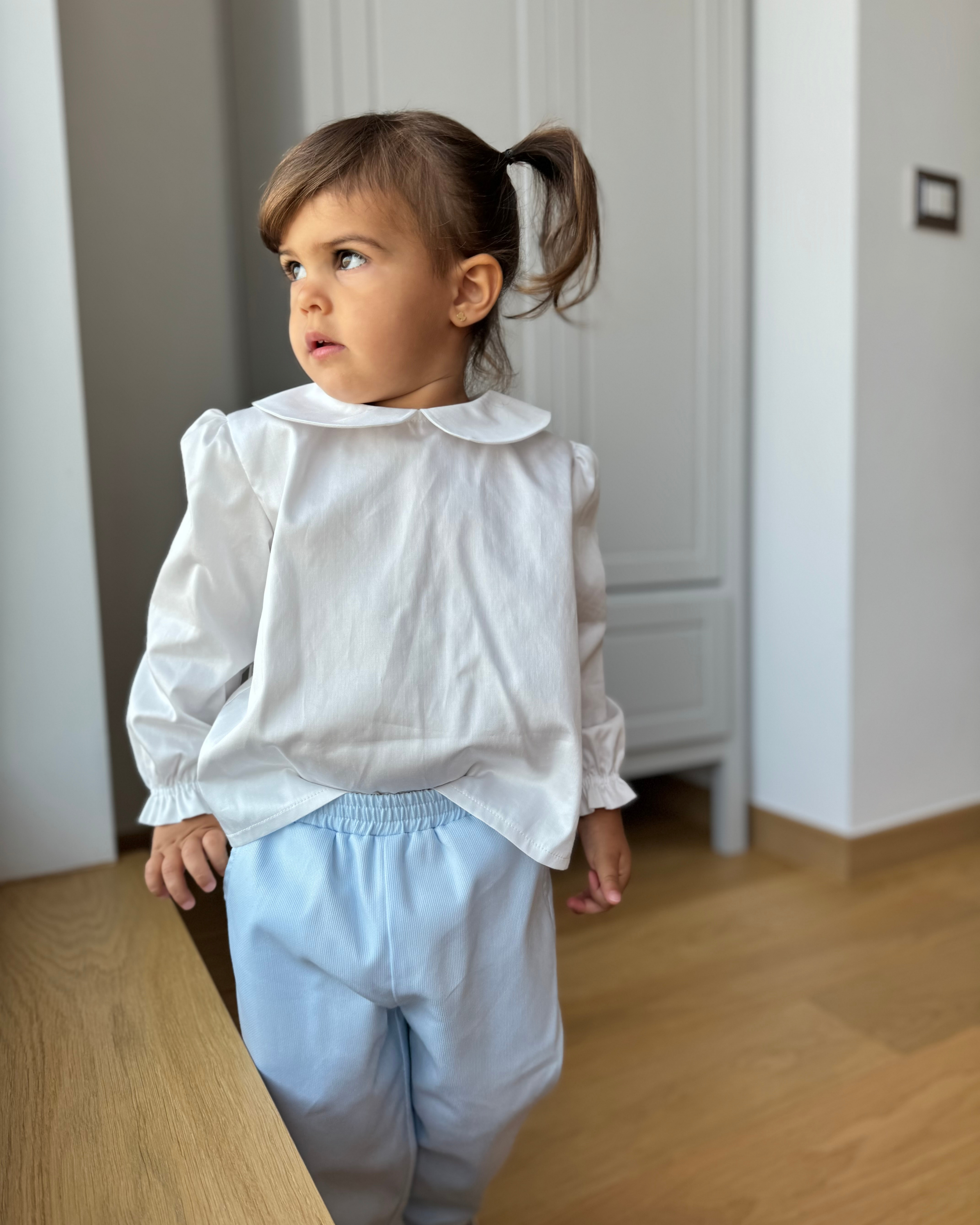 Camasa alba cu guler rotund