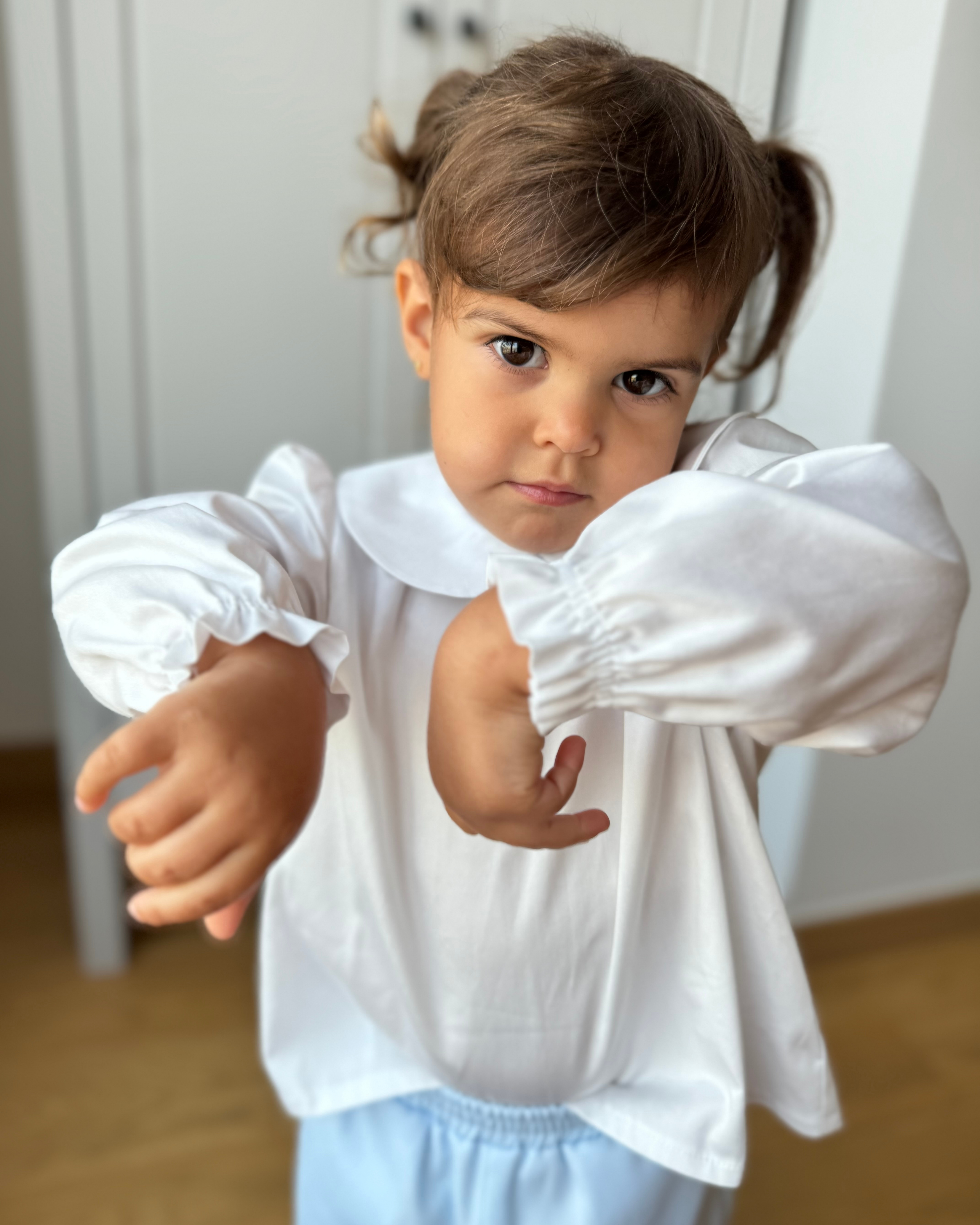 Camasa alba cu guler rotund