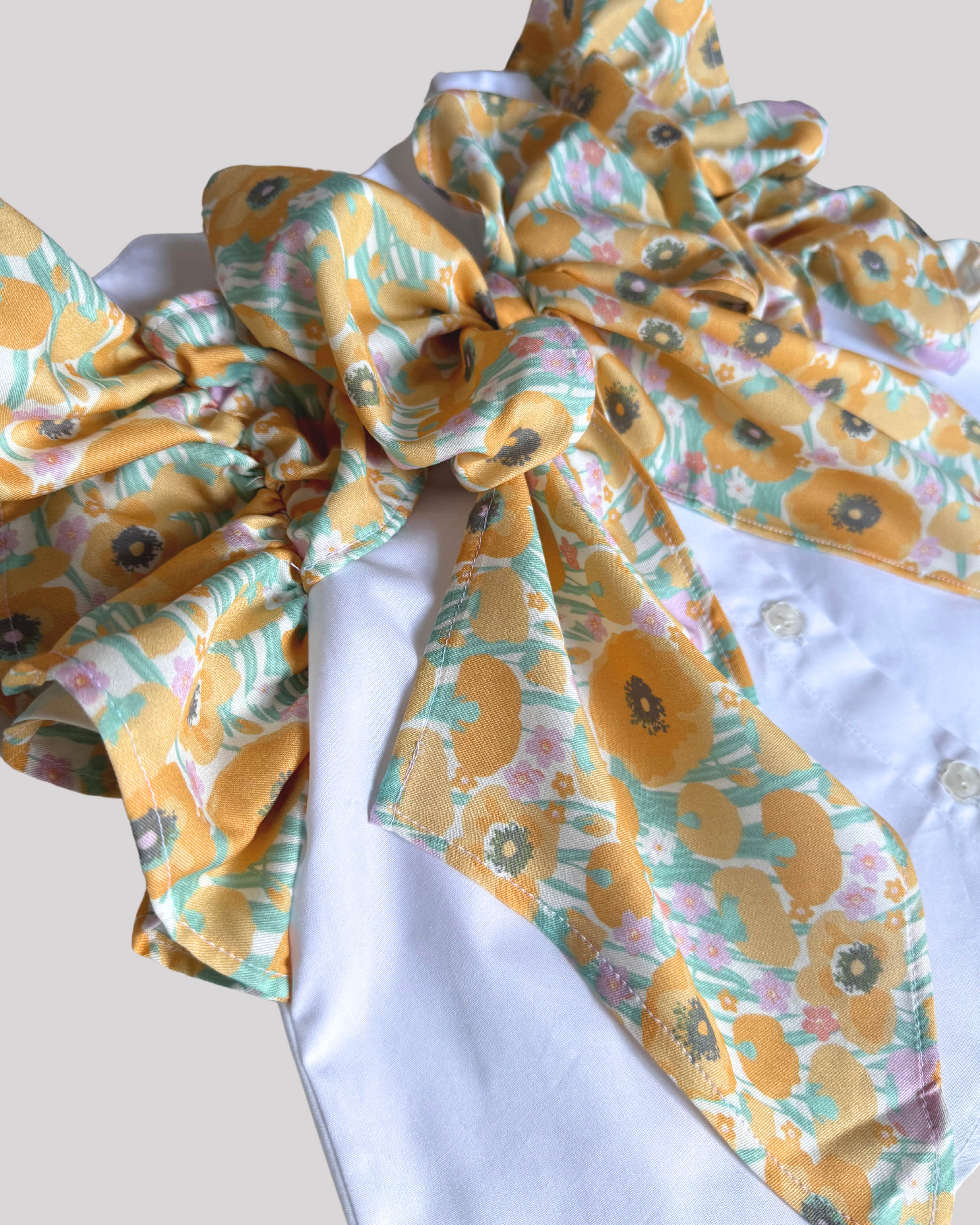 Bluza cu funda si maneci voluminoase