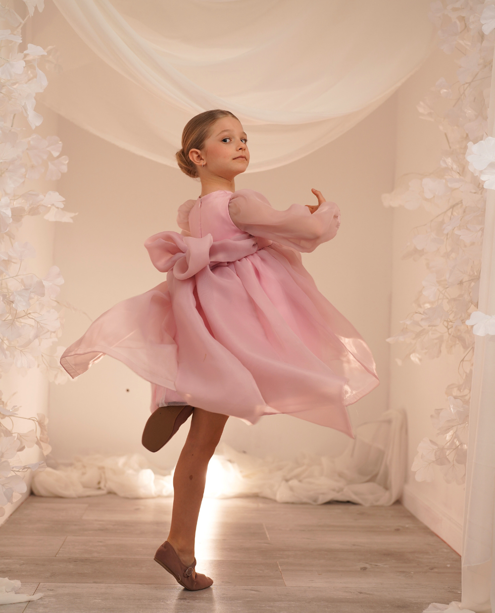 Rochie din organza cu funda oversize