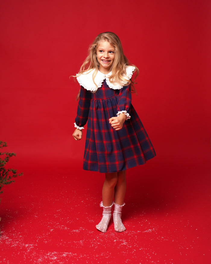 Rochie din tartan în carouri roșii cu guler brodat