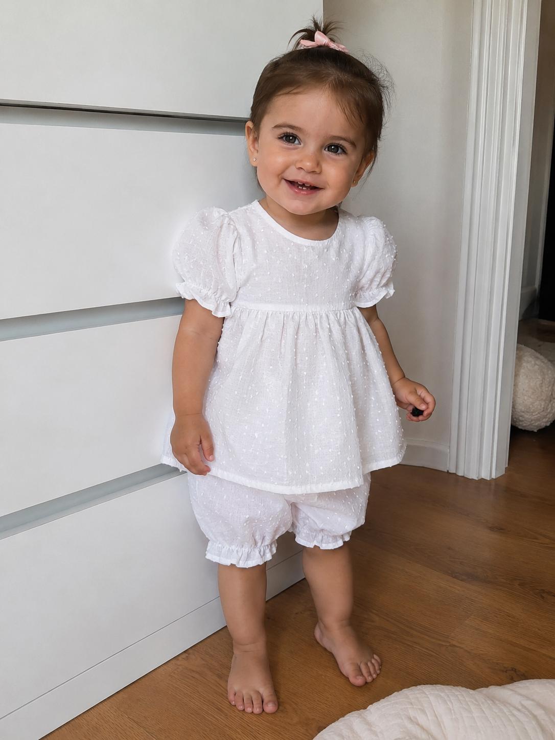 Pijama alba cu buline