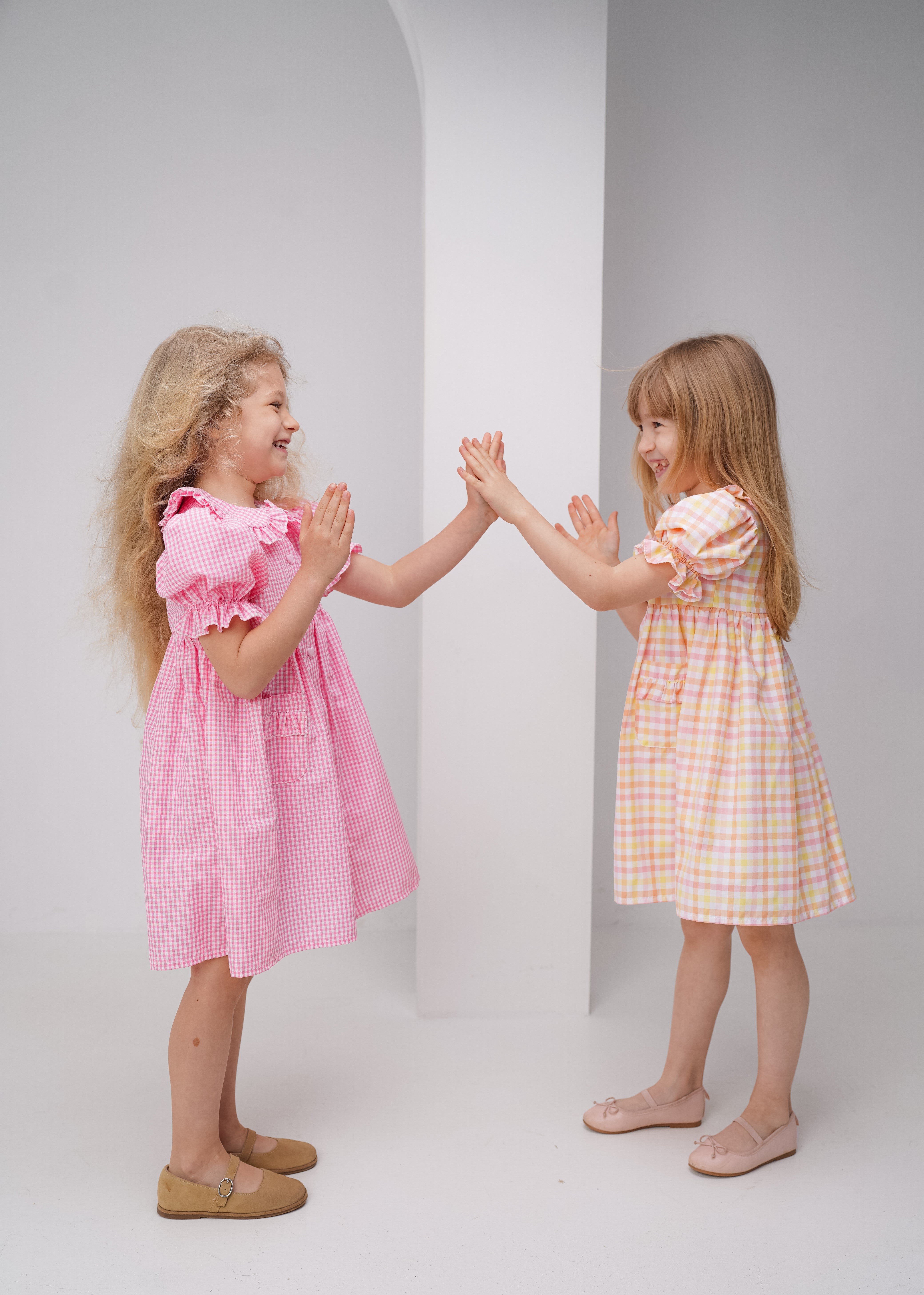 Rochie cu carouri galbene si roz