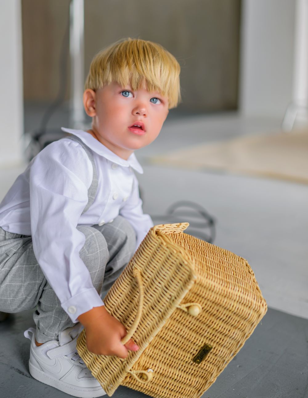 Salopeta cu carouri gri si bretele